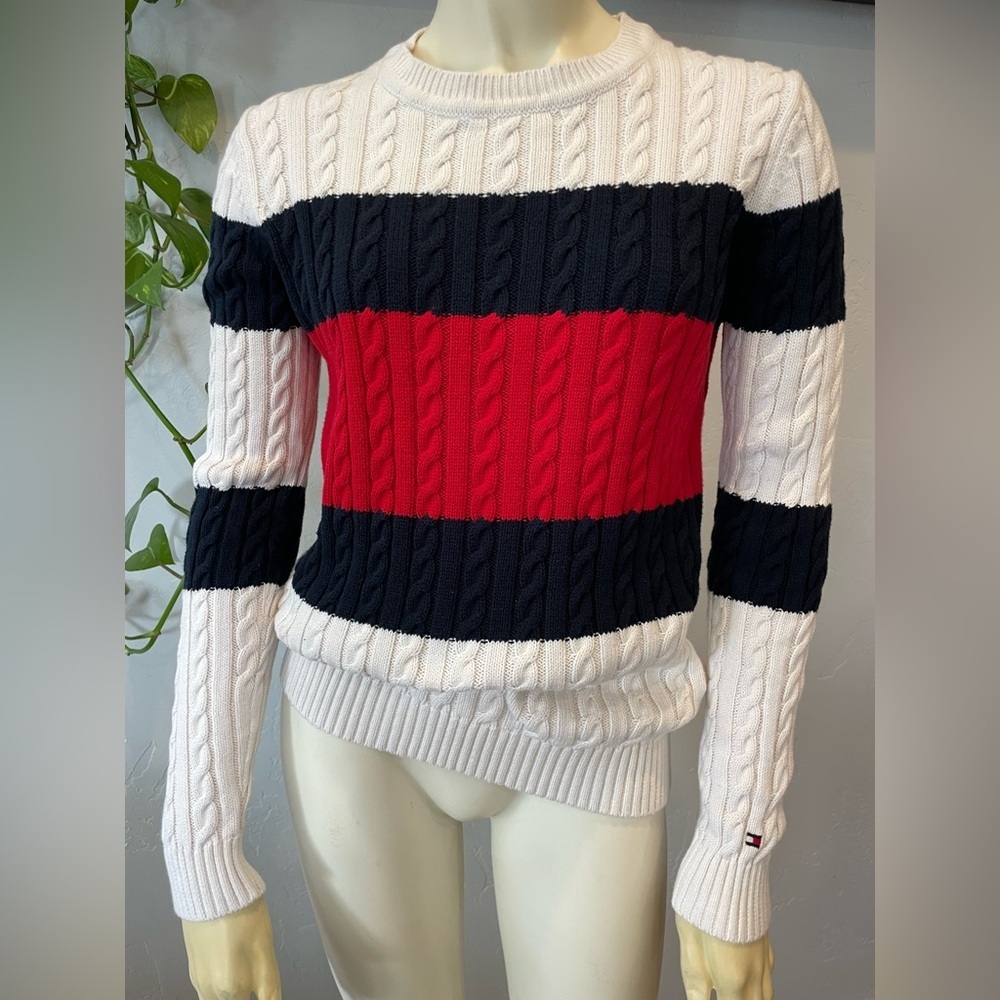 Pristine vintage Y2K, Tommy Hilfiger 100% cotton cable knit flag sweater size S